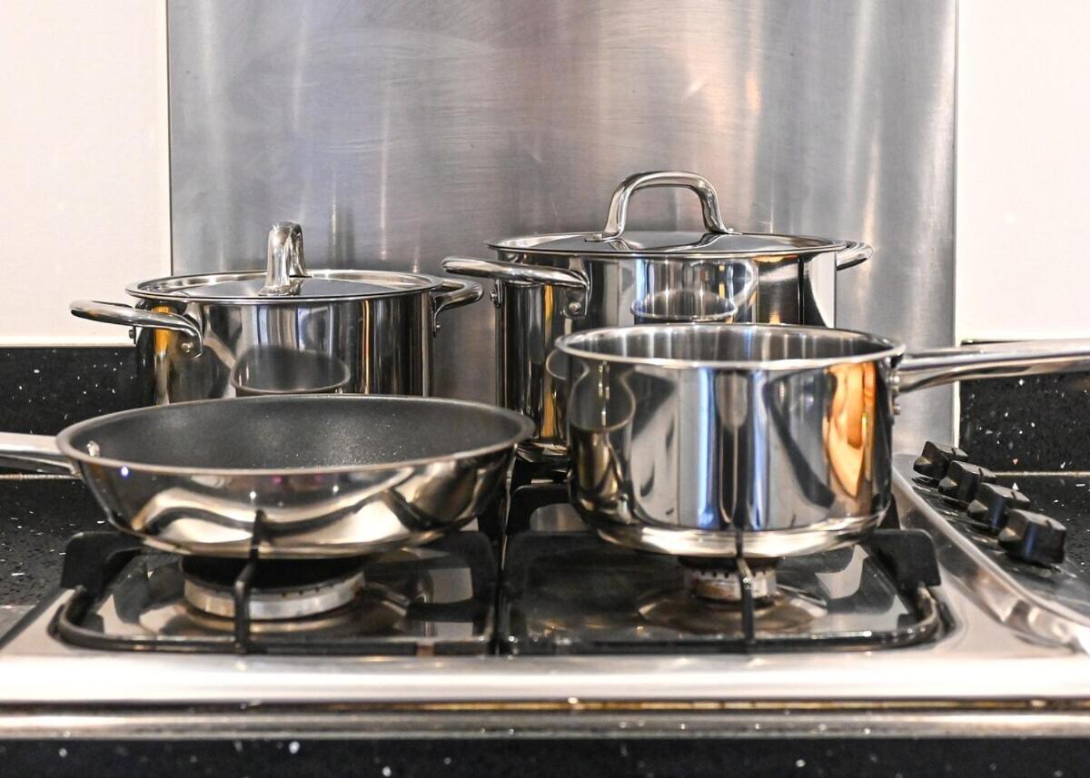 Apartment Two Bedroom Flat By Littlepiggyrentals Short Lets & Serviced With Balcony & Fast Wi-fi