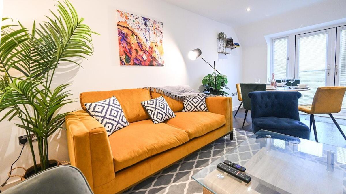 Apartment Two Bedroom Flat By Littlepiggyrentals Short Lets & Serviced With Balcony & Fast Wi-fi Cranfield